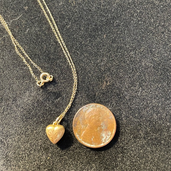 B. A. Ballou 14k puffed heart charm 18" chain 1950 - Picture 5 of 6